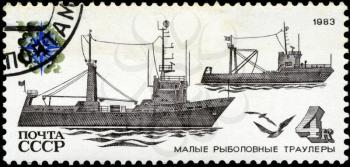 RUSSIA - CIRCA 1983: a stamp printed by Russia shows Small Fishing trawlers, series Ships of the Soviet Fishing Fleet, circa 1983