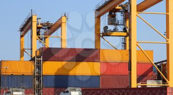 freight container operation in port series
