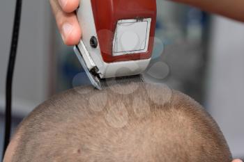 Men's haircut machine