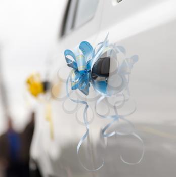 Wedding decoration on car