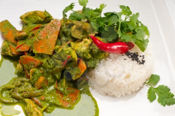 chicken with green curry fresh vegetables and rice