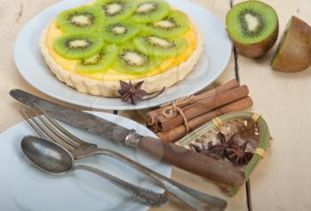 kiwi  pie tart with lemon custard cream and spices