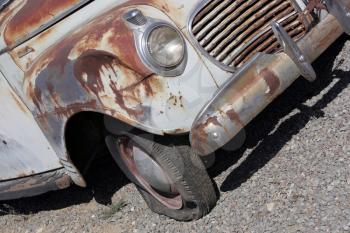 Royalty Free Photo of an Old Rusty Car