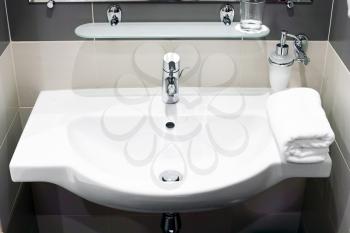 White  sink and towell in SPA salon.