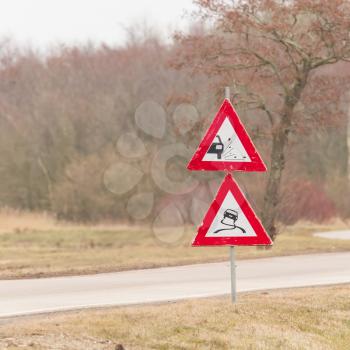 Roadworks signs on the side of a dutch road