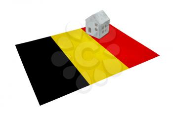 Small house on a flag - Living or migrating to Belgium