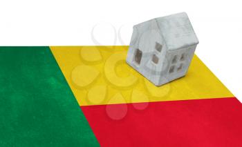 Small house on a flag - Living or migrating to Benin