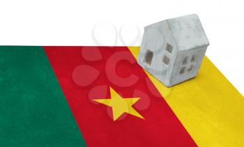 Small house on a flag - Living or migrating to Cameroon