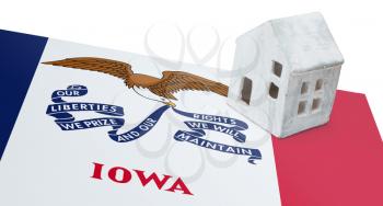 Small house on a flag - Living or migrating to Iowa