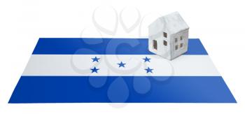 Small house on a flag - Living or migrating to Honduras
