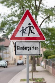 Attention children roadsign (kindergarten, primary school) - Germany