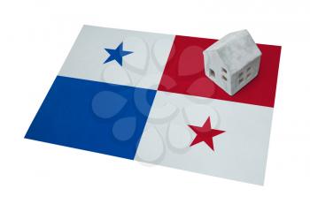 Small house on a flag - Living or migrating to Panama