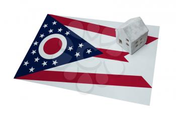 Small house on a flag - Living or migrating to Ohio