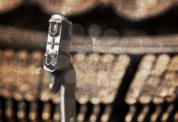 U hammer for writing with an old manual typewriter - warm filter