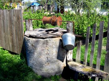 image of artesian well in Ukrainian village