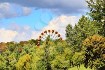 Image with park of amusement and wheel review