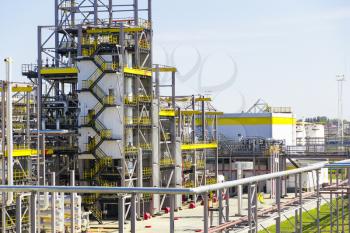 A complex oil refinery for making gasoline
