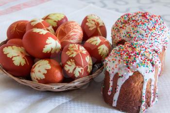 Photo of Easter eggs and sugar pie