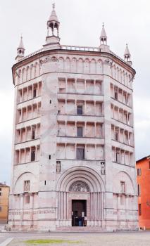 front view of Baptistery on Piazza del Duomo, Parma, Italy
