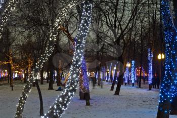 christmas night illumination of Moscow Clear Ponds (Chistoprudniy) boulevard