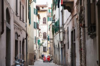 travel to Italy - street in historic district of Florence city