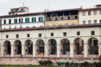 travel to Italy - view of vasari corridor in Florence city from Arno river
