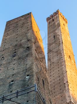 travel to Italy - Two Towers (Due Torri) in Bologna city