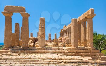 travel to Italy - Temple of Juno (Hera) in Valley of the temples in Agrigento in Sicily