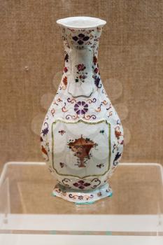 GUANGZHOU, CHINA - MARCH 31, 2017: chinese vase in Chen Clan Ancestral Hall (Guangdong Folk Art Museum) in Guangzhou city. The house was prepared for imperial examinations in 1894