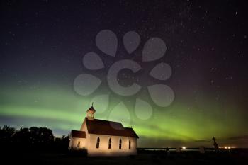 Northern Lights Saskatchewan Canada green color and shape