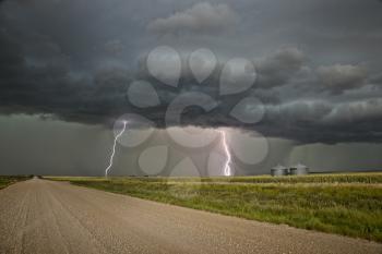 Prairie Storm Saskatchewan shelf cloud danger Lightning