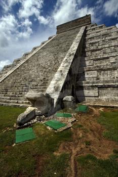 the stairs of chichen itza temple kukulkan  el castillo  quetzalcoatl