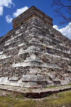 the corner;of chichen itza temple,kukulkan ,el castillo,quetzalcoatl
