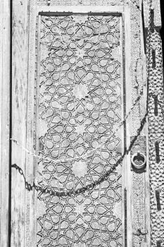  iran old wooden  door and wall in the house