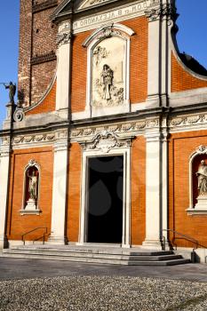  church  in  the   mozzate  closed brick tower sidewalk italy  lombardy     old