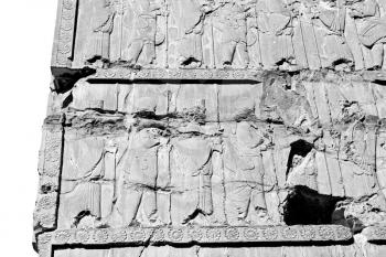 blur  in iran persepolis the old   ruins historical destination monuments and ruin