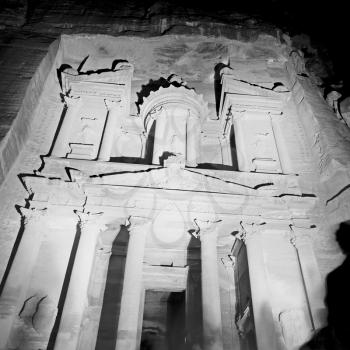 the antique site of petra in jordan the beautiful wonder of the world at night
