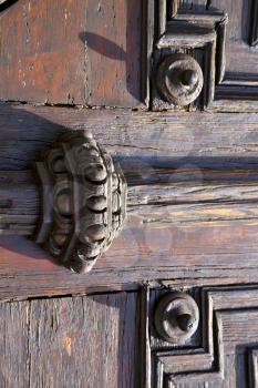  door abstract  house   in italy   lombardy   column  the milano old       closed brick  
