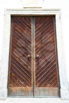 old door in italy land europe architecture and wood the historical   gate
