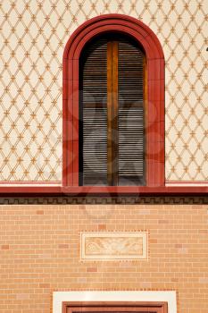 abbiate varese italy abstract  window   in the church and venetian blind