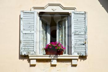 venegono window  varese palaces italy   abstract  sunny day    wood venetian blind in the concrete  brick
