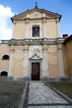 church  in  the   somma lombardo closed brick tower sidewalk italy  lombardy     old