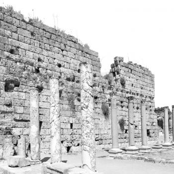  old construction in asia turkey the column  and the roman temple 