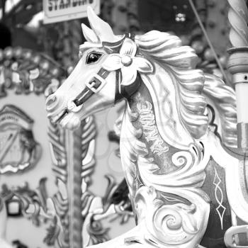 horse     attraction painted carousel leisure for the kids
