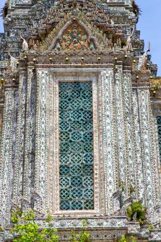 window   in   bangkok in thailand incision of the buddha gold      temple