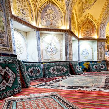 blur in iran  kashan   islamic hammam carpet and fountain for the relax

