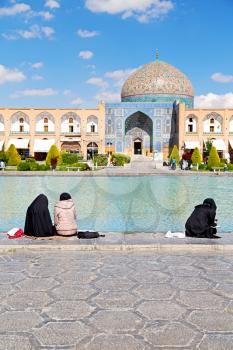 blur in iran   the old square of isfahan prople garden tree heritage tourism and mosque
