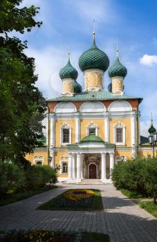 Cathedra templel in Uglich, outdoor shot, day light