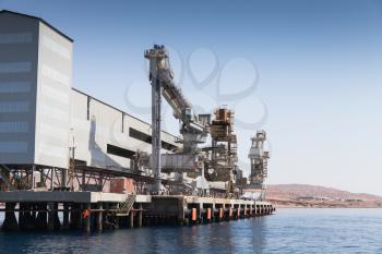 Conveyor and loader for bulk cargo in new Aqaba port