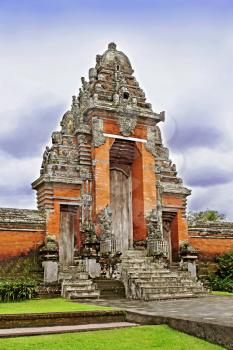 Entrance to the balinese temple